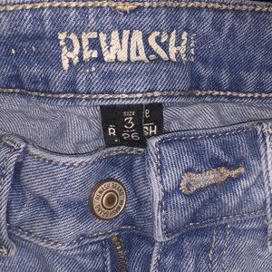 Worn ones or twice, it’s in good condition